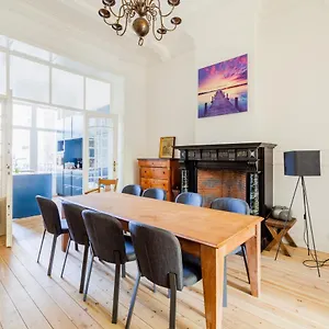 https://demeur.brusselshotelsbook.com